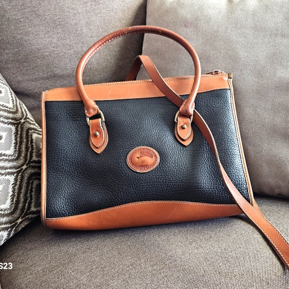 Vintage Dooney&Bourke Satchel Blk& Tan PebbleLeather Top Handle W/Shoulder Strap